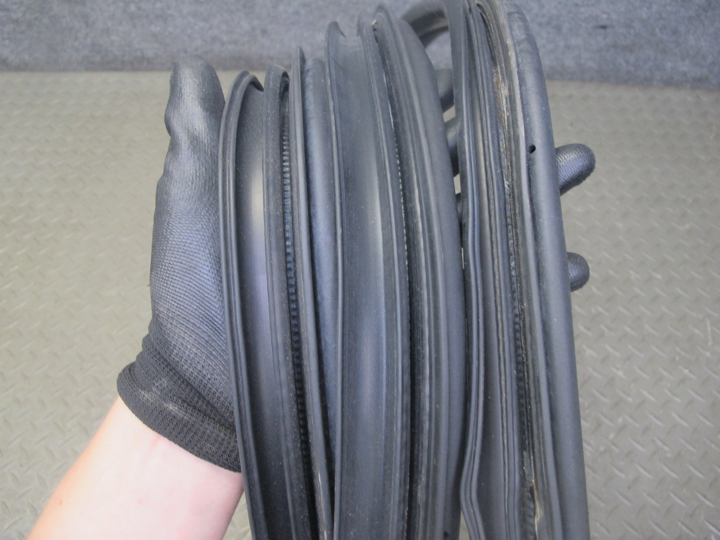 2003-2009 Hummer H2 Front & Rear Door Weatherstrip Rubber Seal Gasket Set of 4