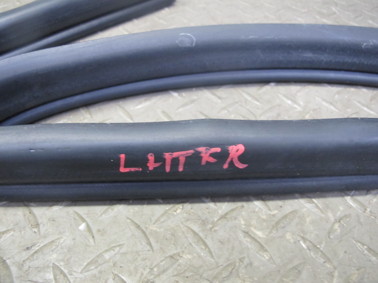 2003-2009 Hummer H2 Front & Rear Door Weatherstrip Rubber Seal Gasket Set of 4