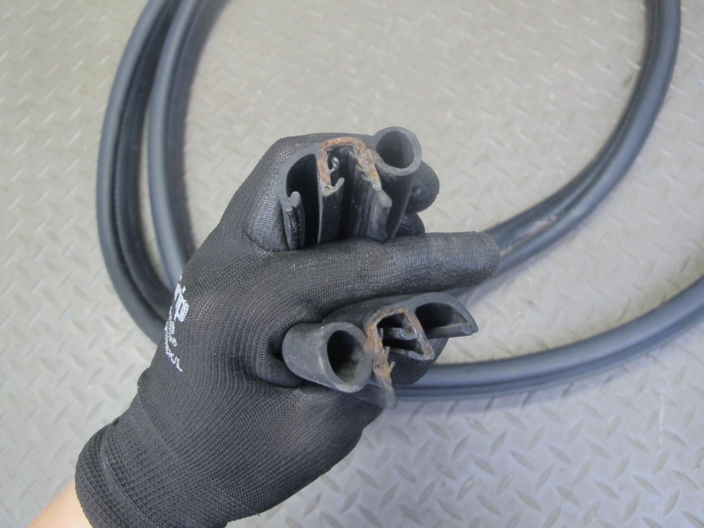 2003-2009 Hummer H2 Front & Rear Door Weatherstrip Rubber Seal Gasket Set of 4