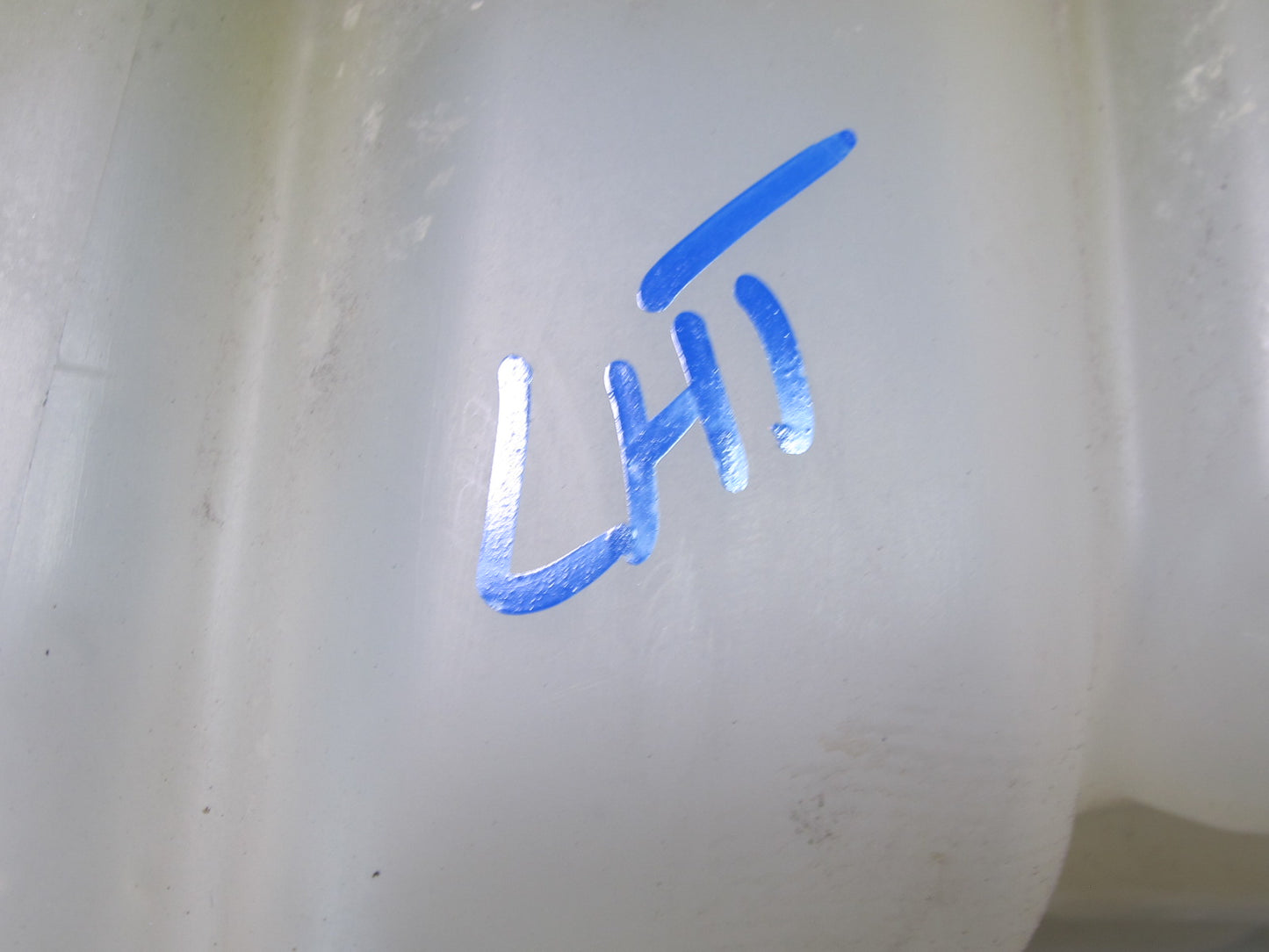 2003-2009 Hummer H2 Engine Coolant Expansion Overflow Reservoir Bottle Tank