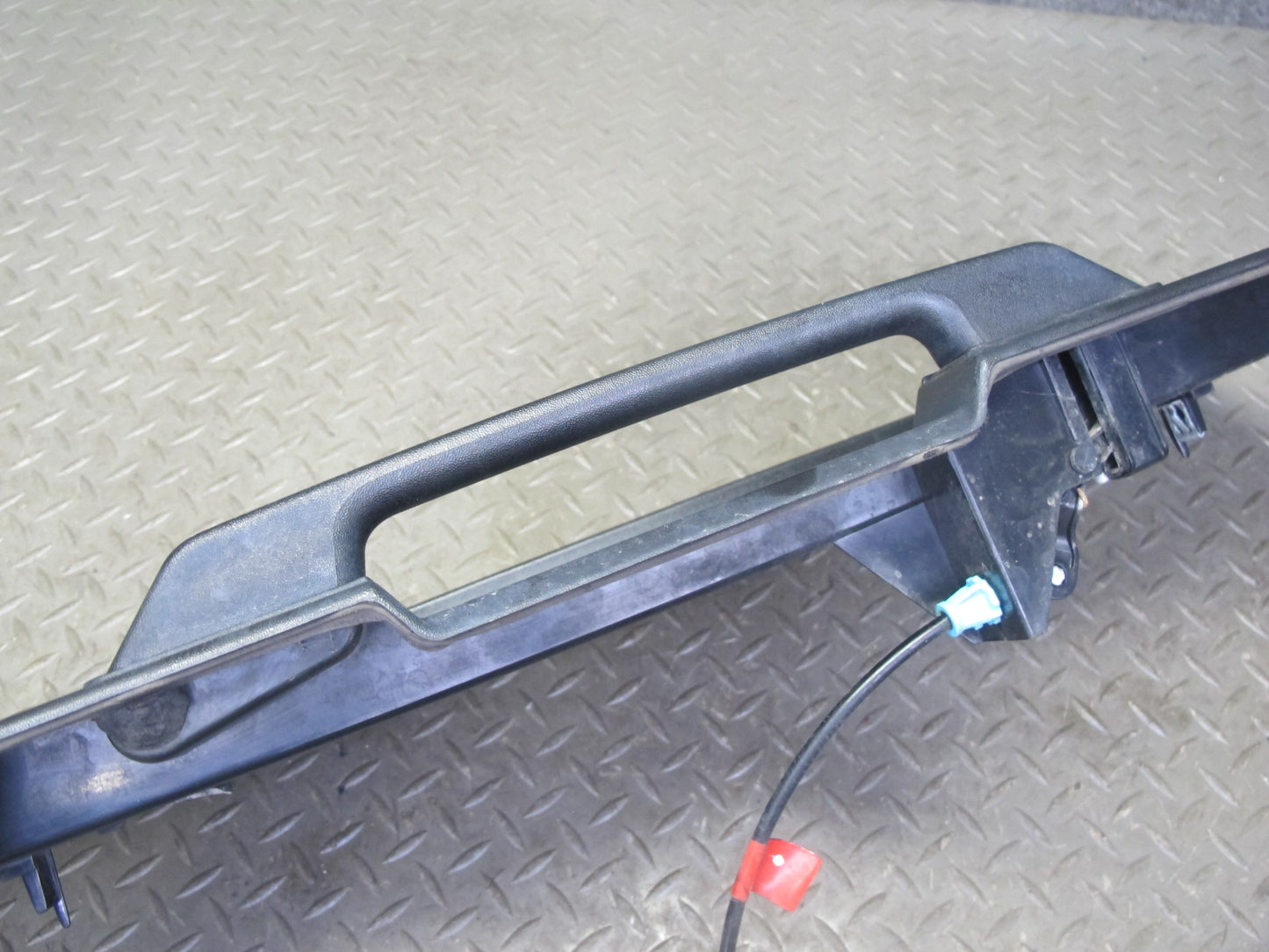 2006-2009 Hummer H2 Rear Trunk Lid Liftgate License Plate Panel w Handle