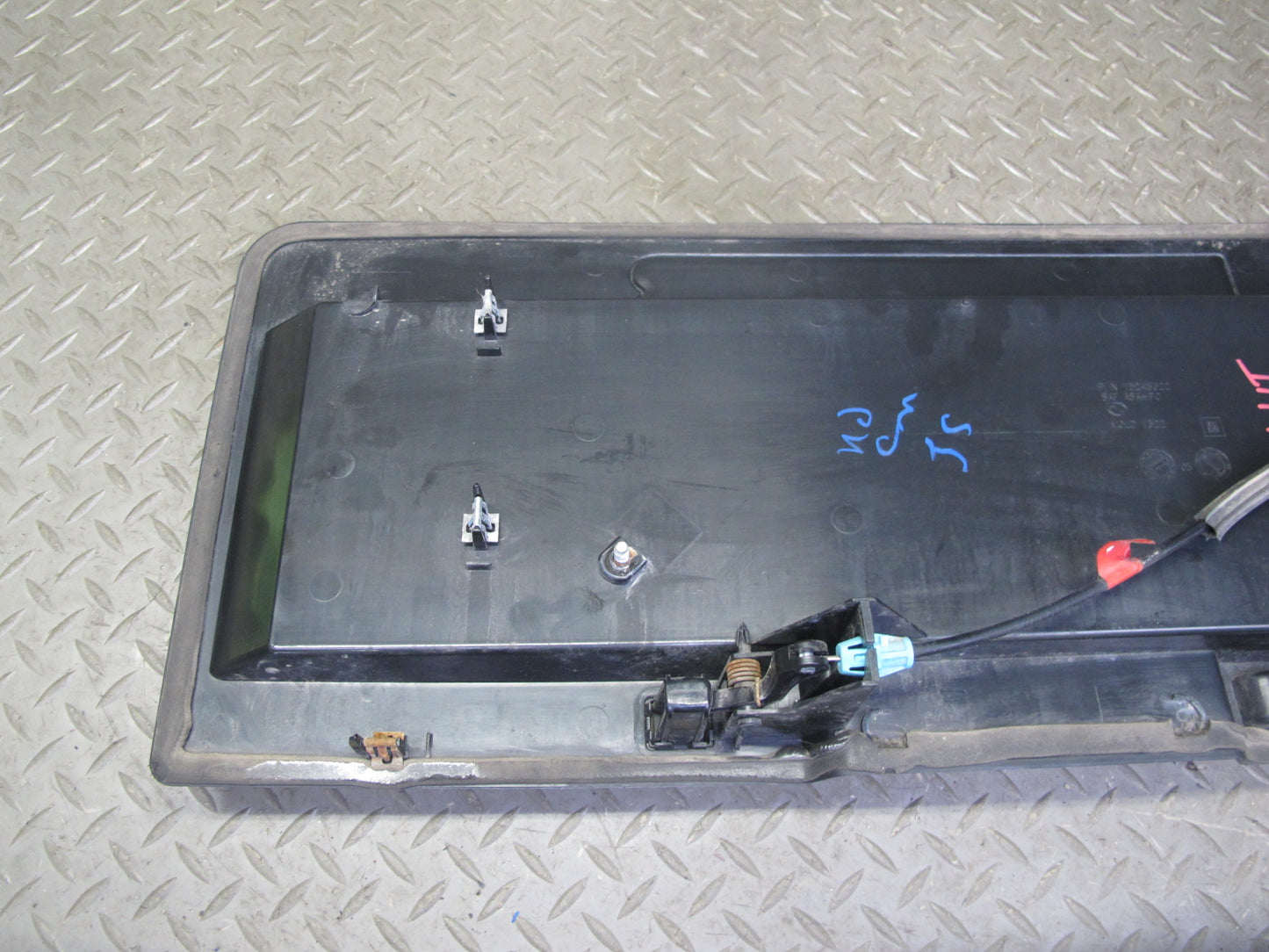 2006-2009 Hummer H2 Rear Trunk Lid Liftgate License Plate Panel w Handle