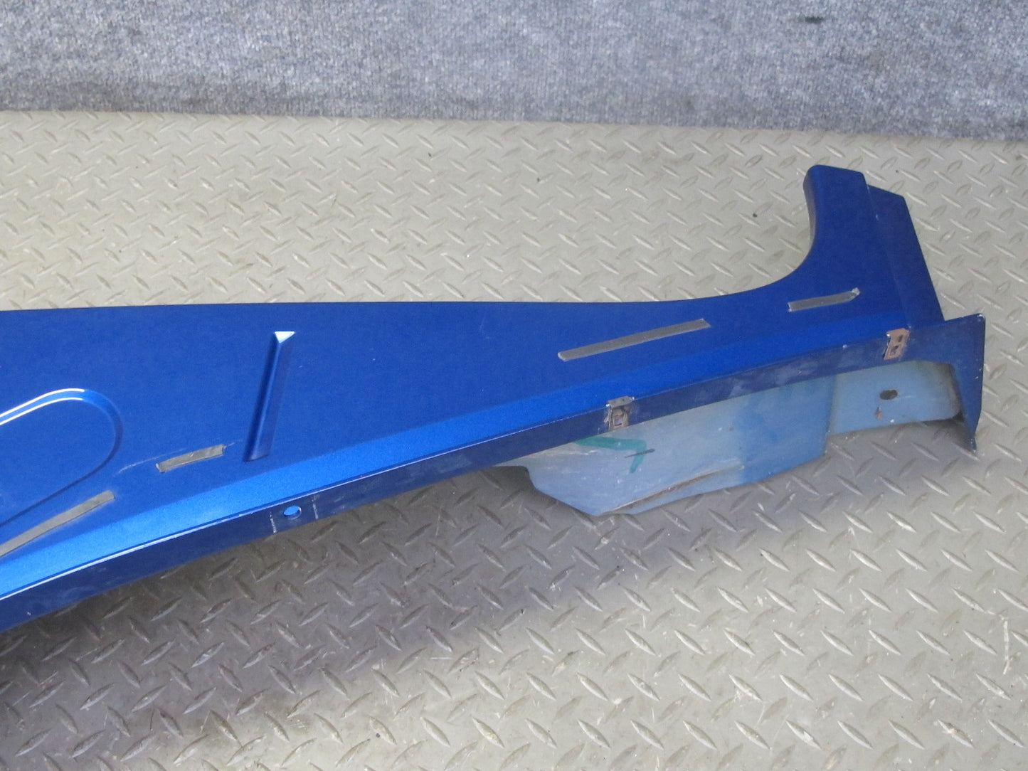 2003-2009 Hummer H2 Front Left Driver Side Fender Shell Cover Panel 15062999