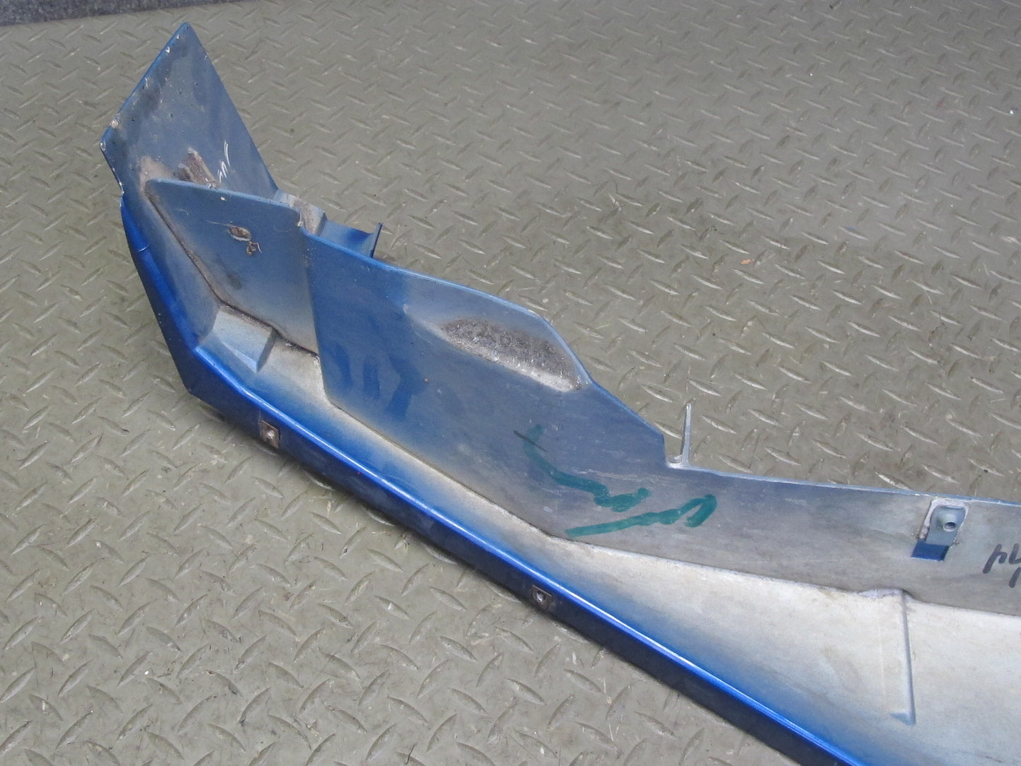 2003-2009 Hummer H2 Front Left Driver Side Fender Shell Cover Panel 15062999