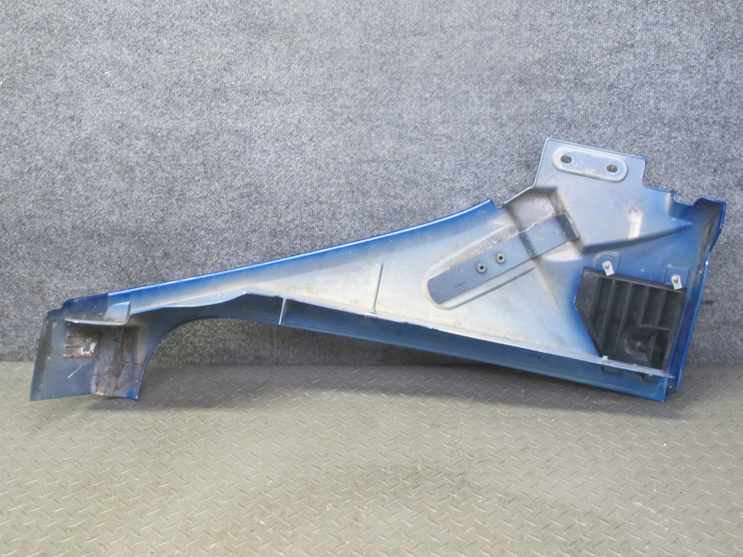 2003-2009 Hummer H2 Front Right Passenger Side Fender Shell Cover Panel 15062998