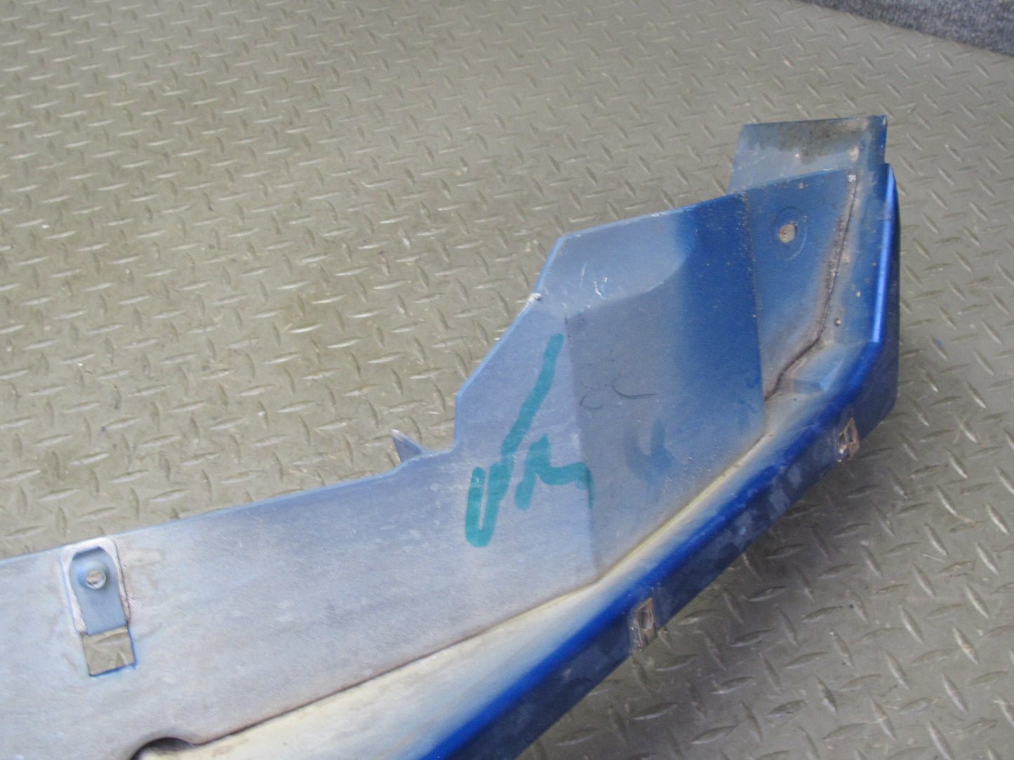 2003-2009 Hummer H2 Front Right Passenger Side Fender Shell Cover Panel 15062998