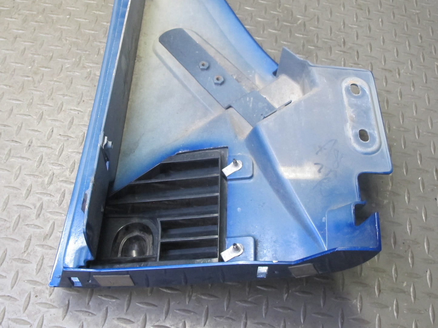 2003-2009 Hummer H2 Front Right Passenger Side Fender Shell Cover Panel 15062998