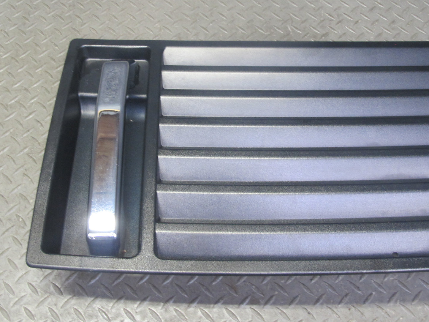 2003-2007 Hummer H2 Front Hood Bonnet Air Grille Louver Cover Panel 15063080