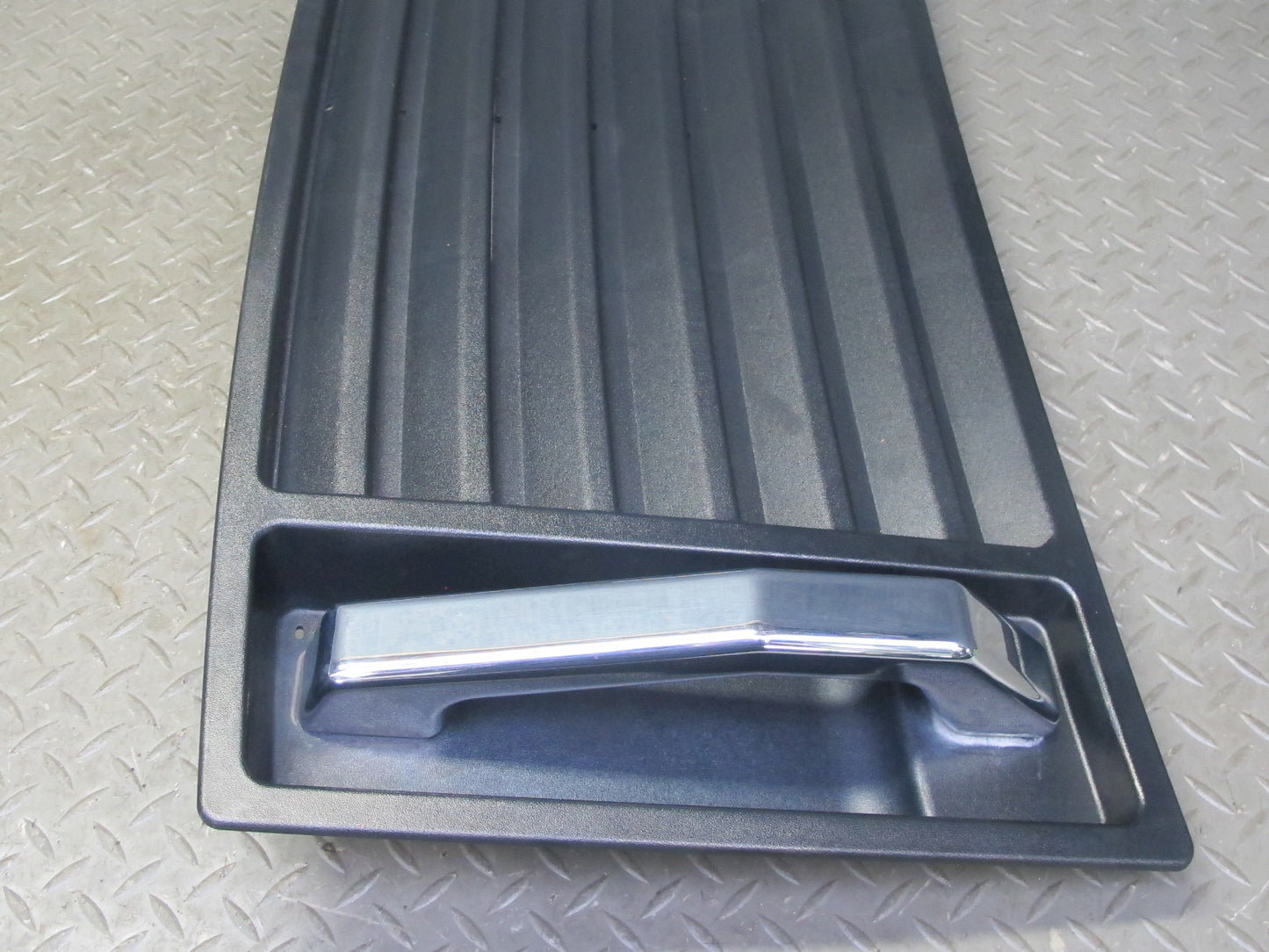 2003-2007 Hummer H2 Front Hood Bonnet Air Grille Louver Cover Panel 15063080