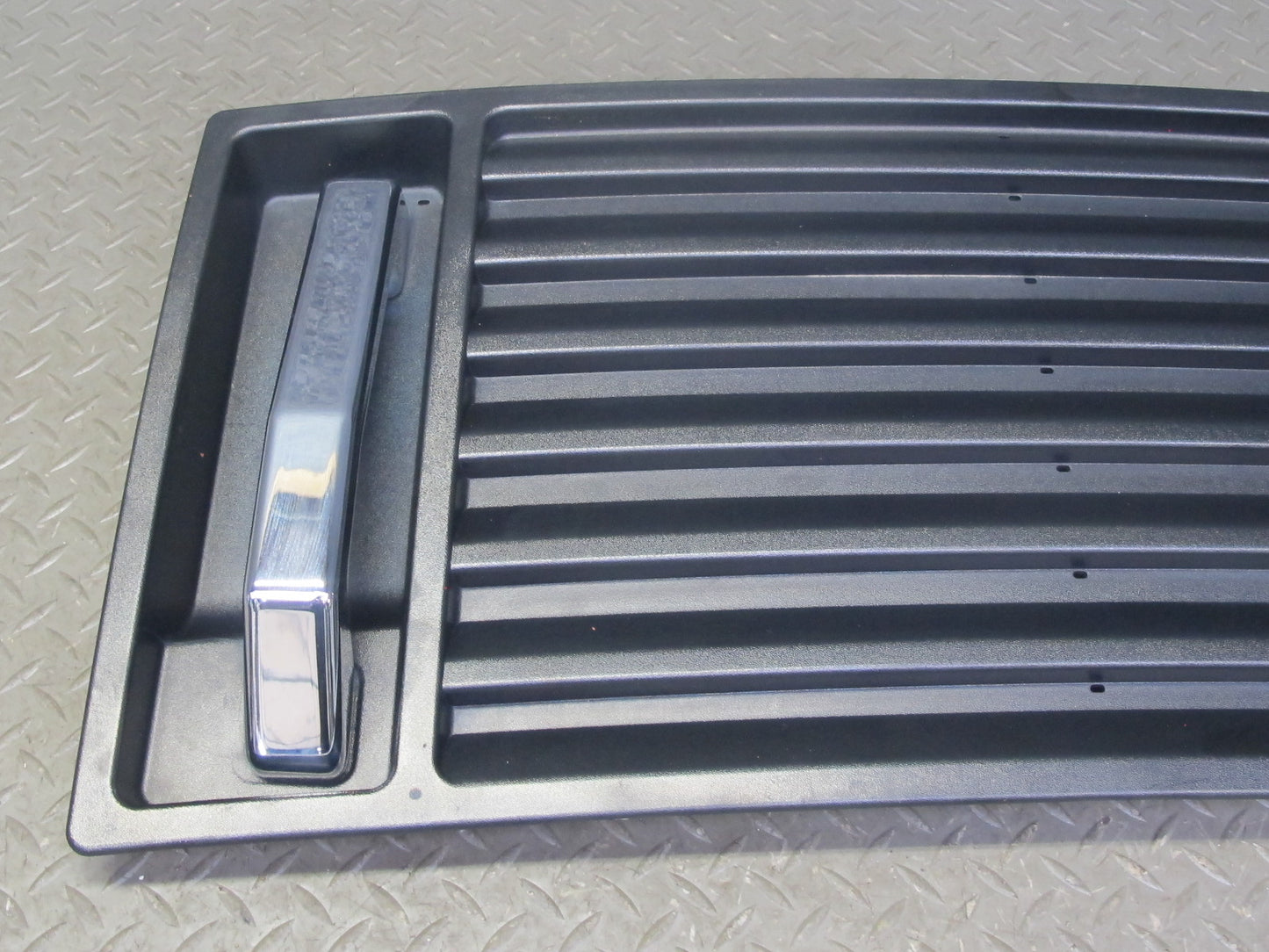 2003-2007 Hummer H2 Front Hood Bonnet Air Grille Louver Cover Panel 15063080