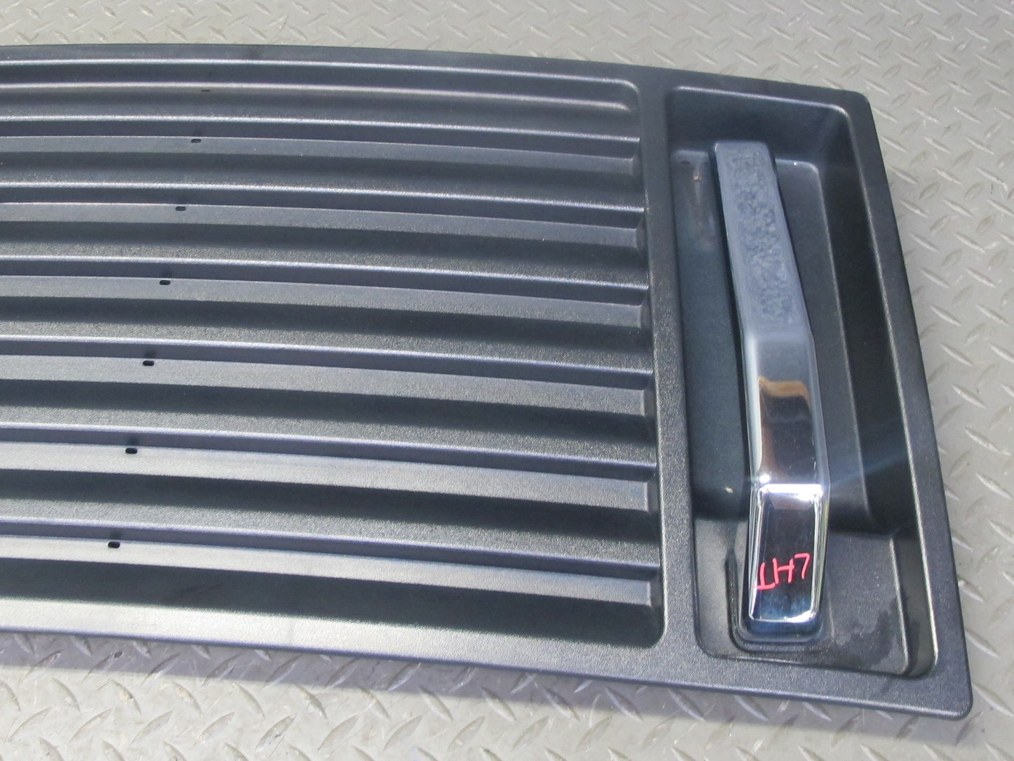 2003-2007 Hummer H2 Front Hood Bonnet Air Grille Louver Cover Panel 15063080