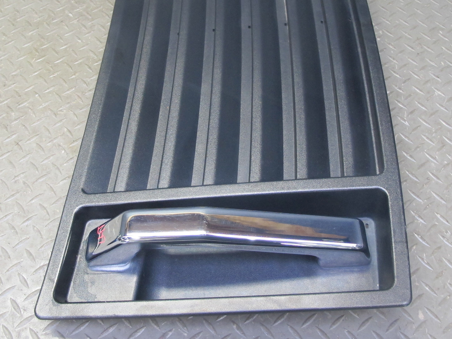 2003-2007 Hummer H2 Front Hood Bonnet Air Grille Louver Cover Panel 15063080