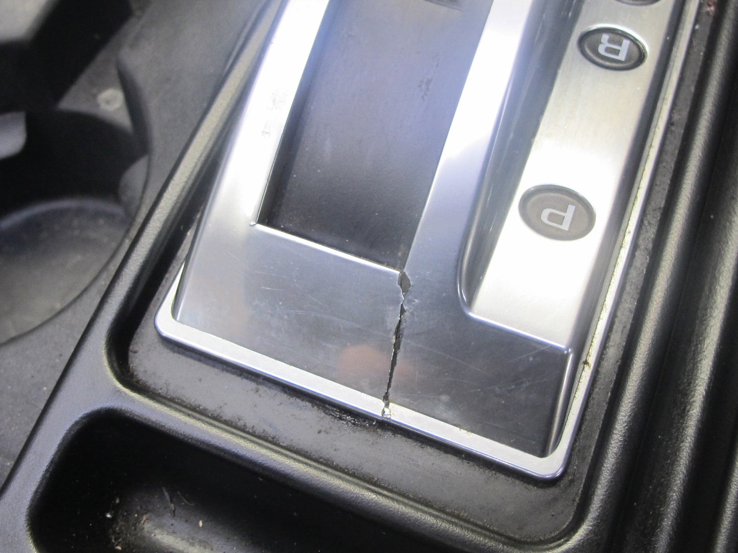 2003-2006 Hummer H2 Front Center Console Shifter Trim Cover Panel w Armrest