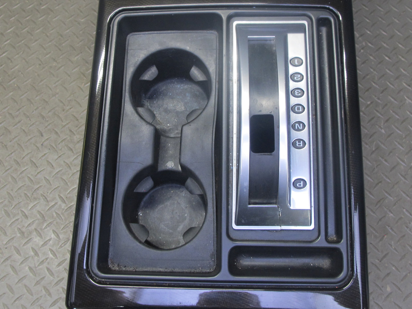 2003-2006 Hummer H2 Front Center Console Shifter Trim Cover Panel w Armrest