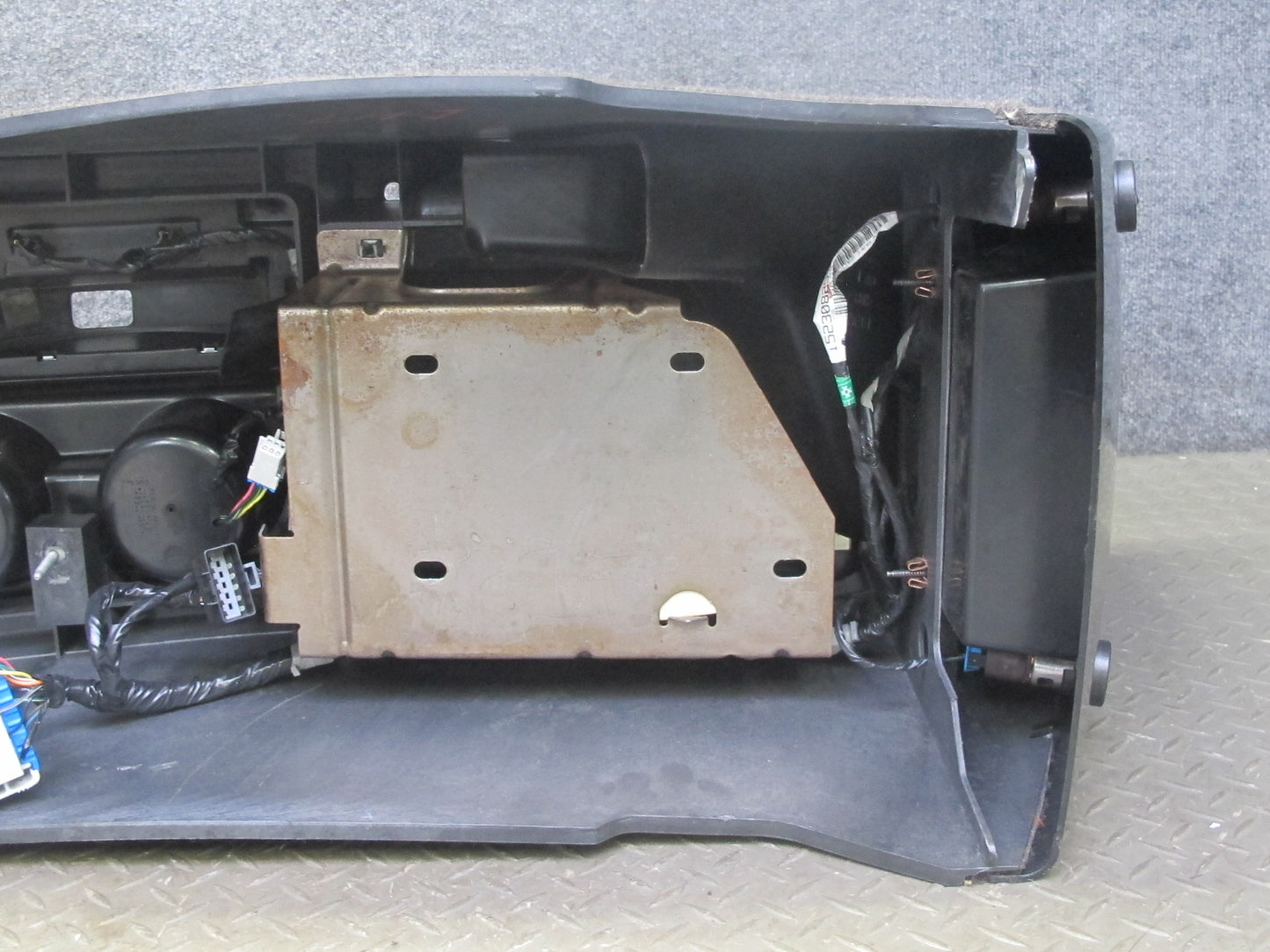 2003-2006 Hummer H2 Front Center Console Shifter Trim Cover Panel w Armrest