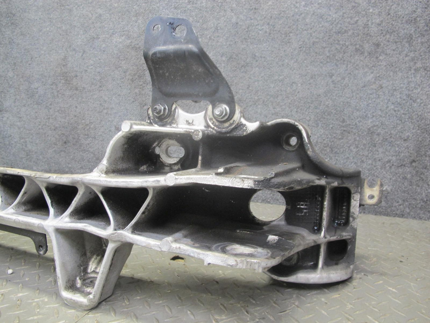 92-00 Lexus UZZ30L SC400 SC300 Front Engine Subframe Crossmember Carrier OEM