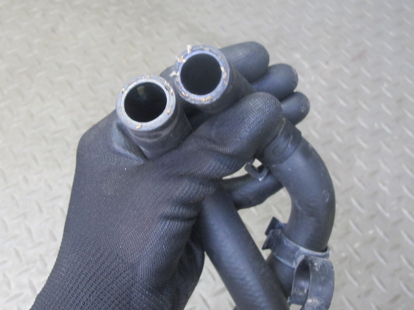 06-08 BMW E86 E85 Z4 N52 3.0L Set of 2 Engine Radiator Coolant Hose Pipe OEM