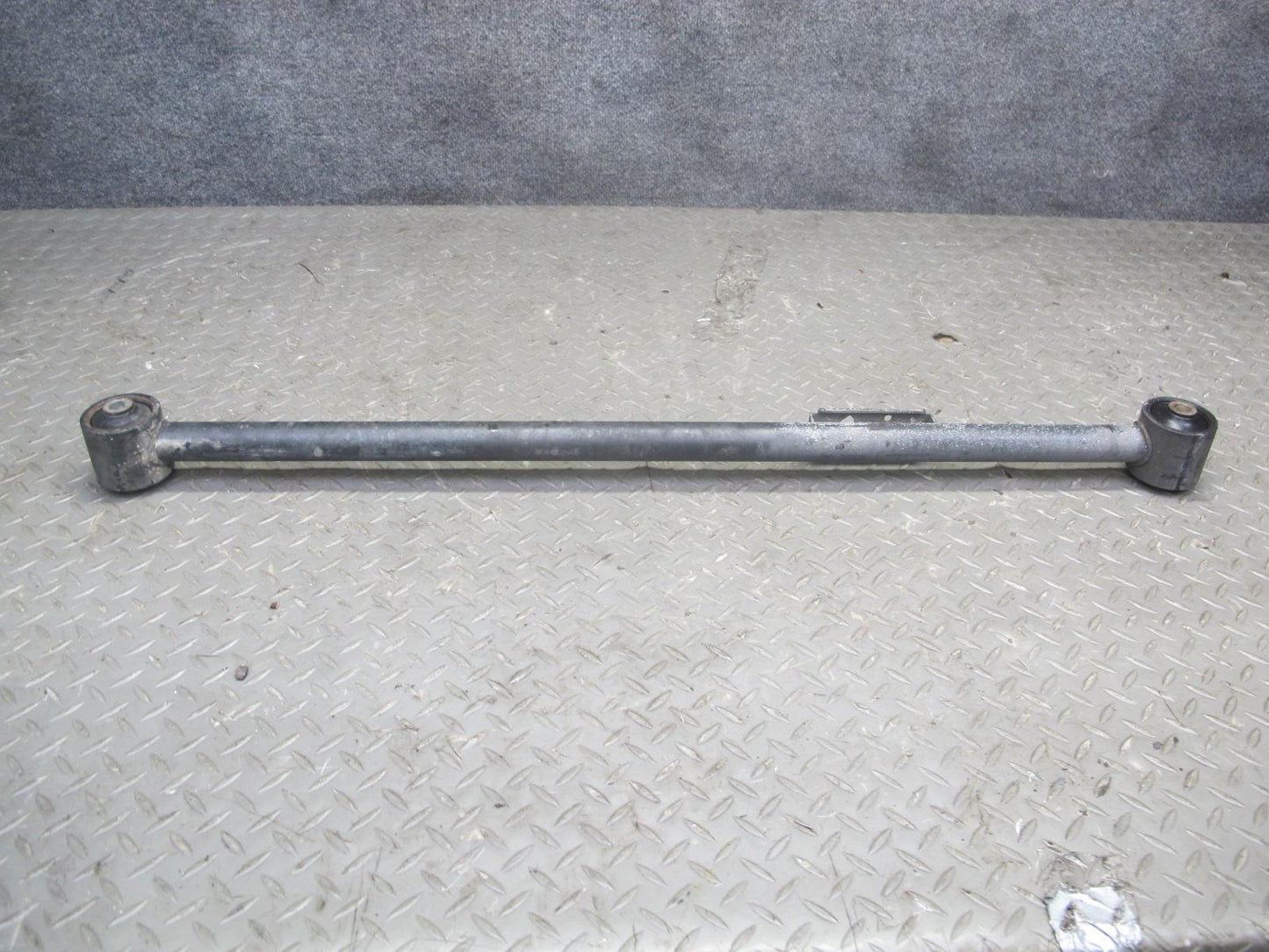 99-01 Isuzu Vehicross Set of 2 Rear Left & Right Trailing Control Arm OEM