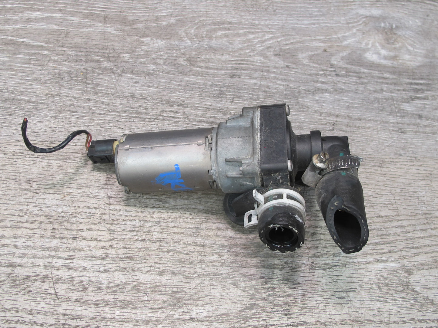 2008-2013 BMW E90 E92 E93 M3 335i Auxiliary AUX Additional Water Pump 8369806
