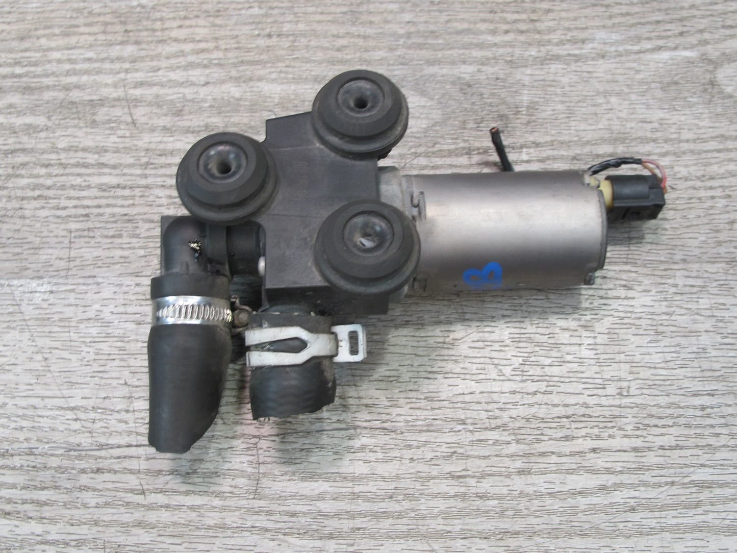 2008-2013 BMW E90 E92 E93 M3 335i Auxiliary AUX Additional Water Pump 8369806