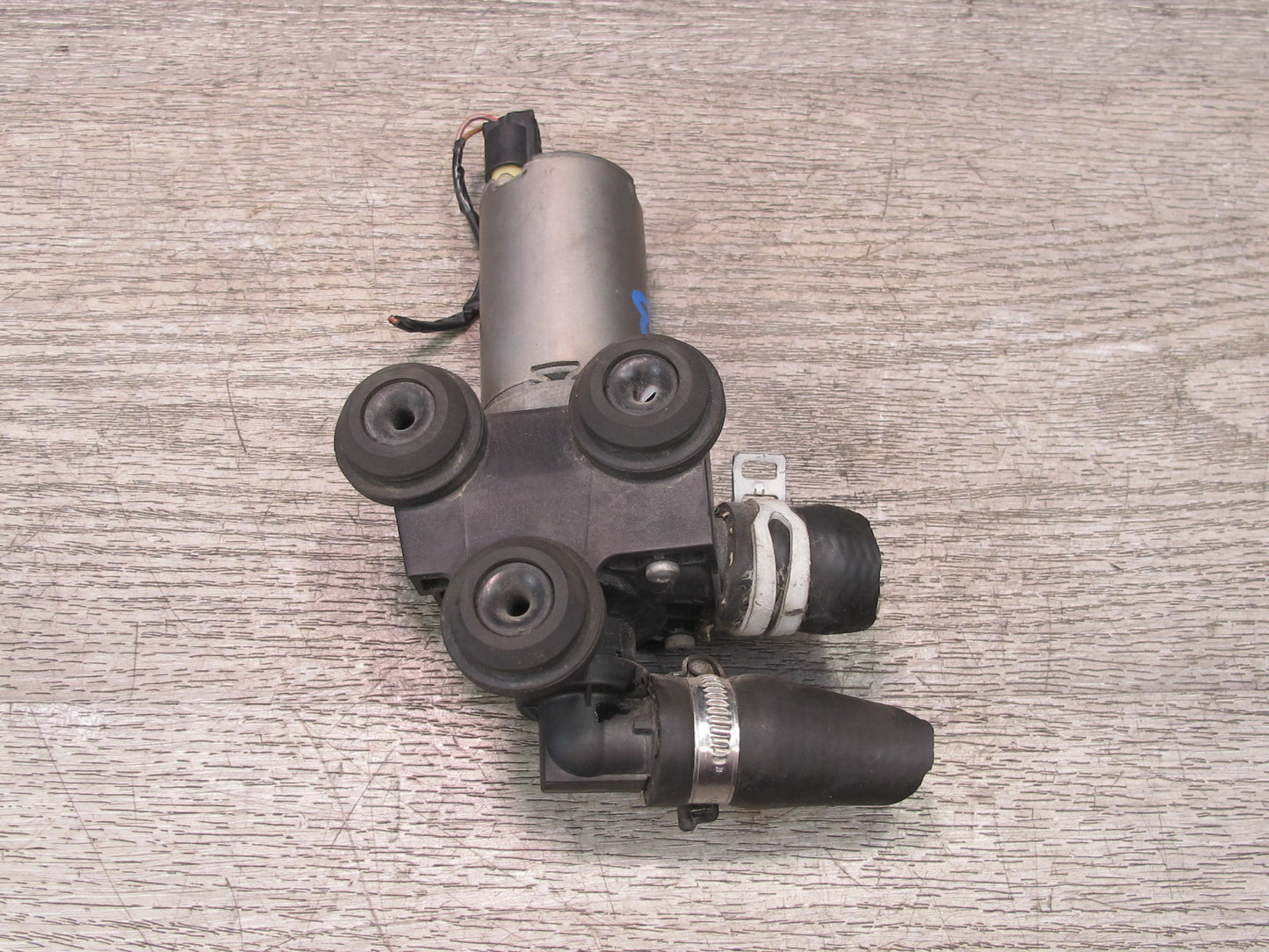 2008-2013 BMW E90 E92 E93 M3 335i Auxiliary AUX Additional Water Pump 8369806