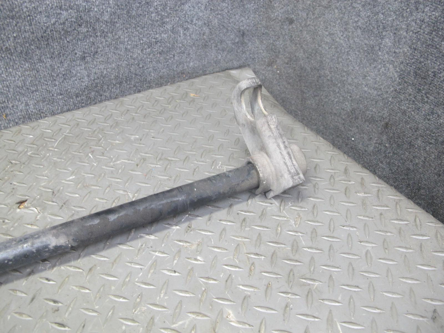99-01 Isuzu Vehicross Set of 2 Left & Right Torsion Bar w Bolts 144K Miles OEM