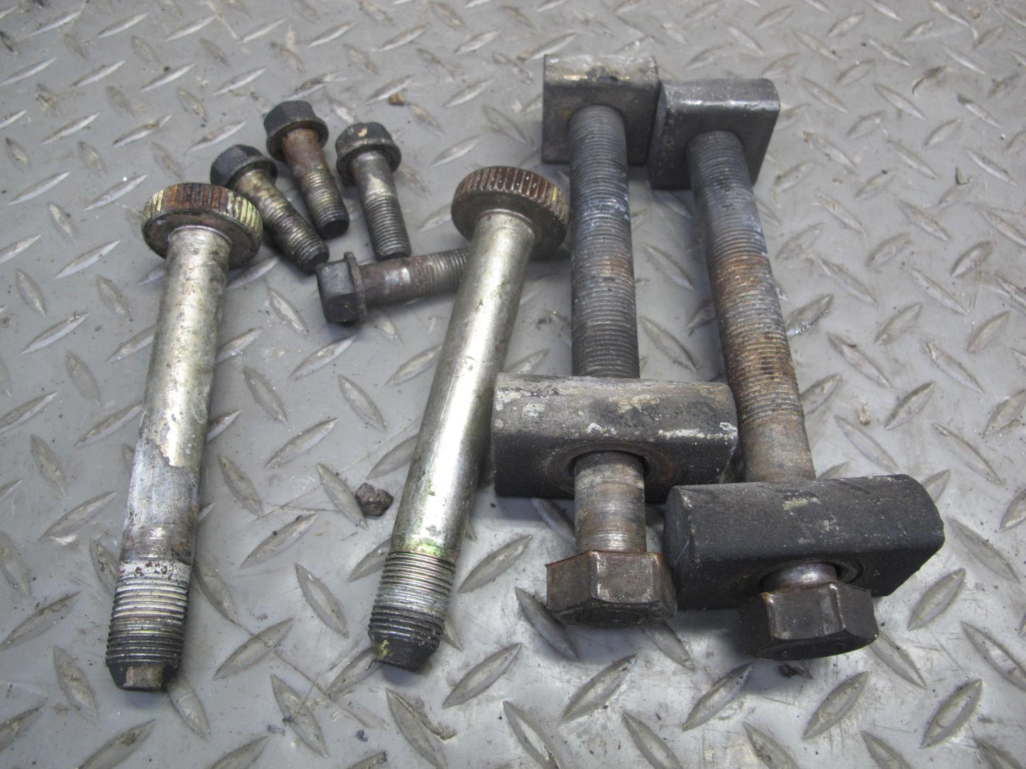 99-01 Isuzu Vehicross Set of 2 Left & Right Torsion Bar w Bolts 144K Miles OEM