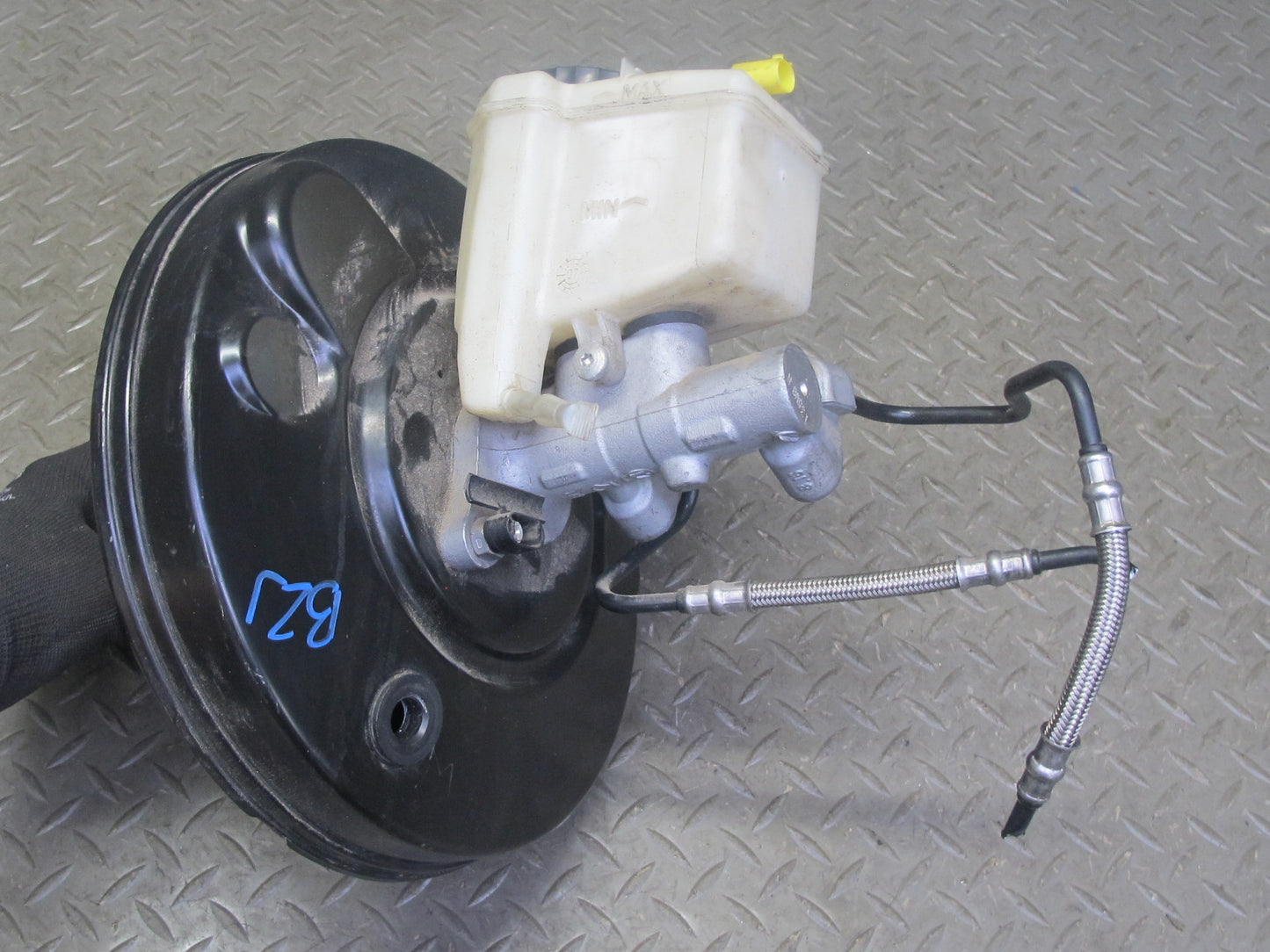07-08 BMW E86 E85 Z4 N52 3.0L Brake Master Cylinder Booster Fluid Reservoir OEM