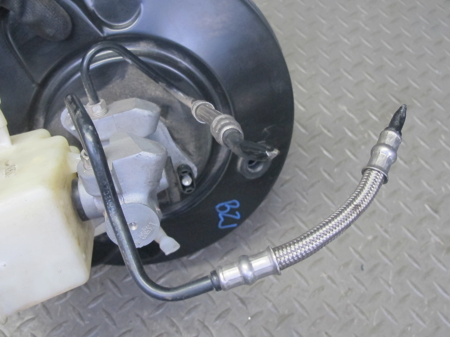 07-08 BMW E86 E85 Z4 N52 3.0L Brake Master Cylinder Booster Fluid Reservoir OEM