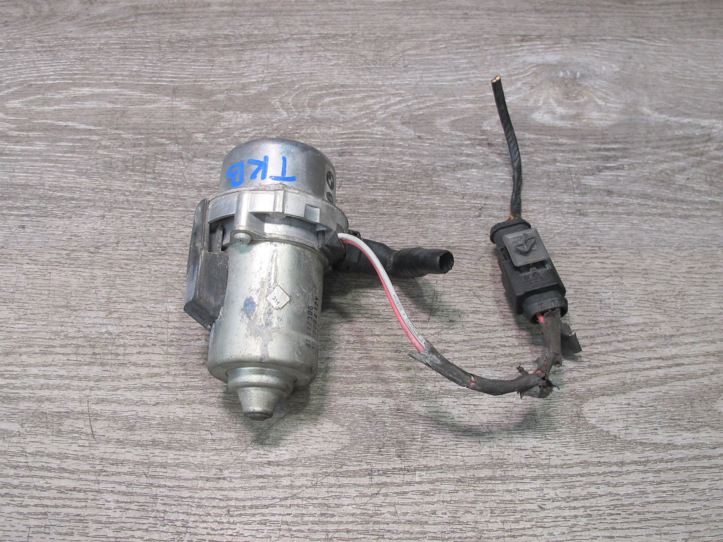 2008-2013 BMW E90 E92 E93 M3 Brake Booster Vacuum Pump 2283333