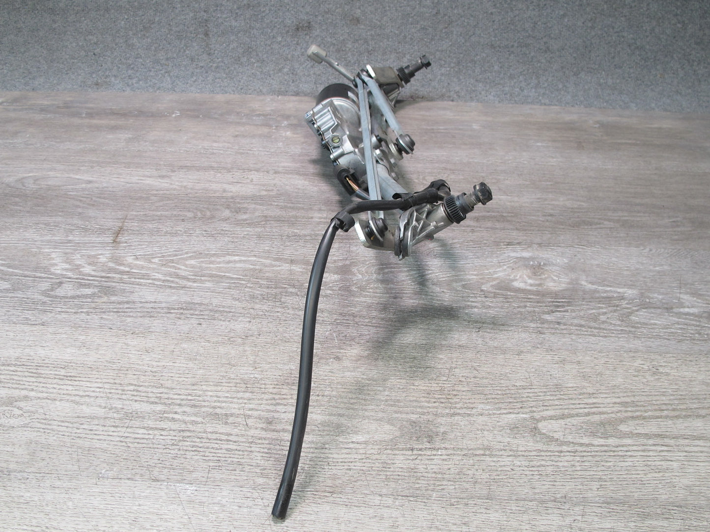 2008-2013 BMW E90 E92 M3 328i 335i Windshield Wiper Transmission Linkage w Motor