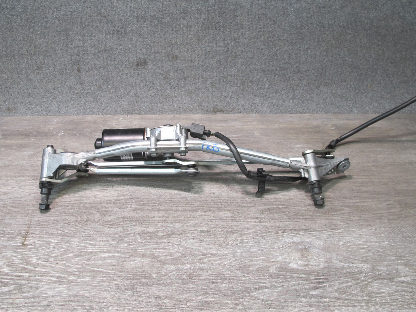 2008-2013 BMW E90 E92 M3 328i 335i Windshield Wiper Transmission Linkage w Motor