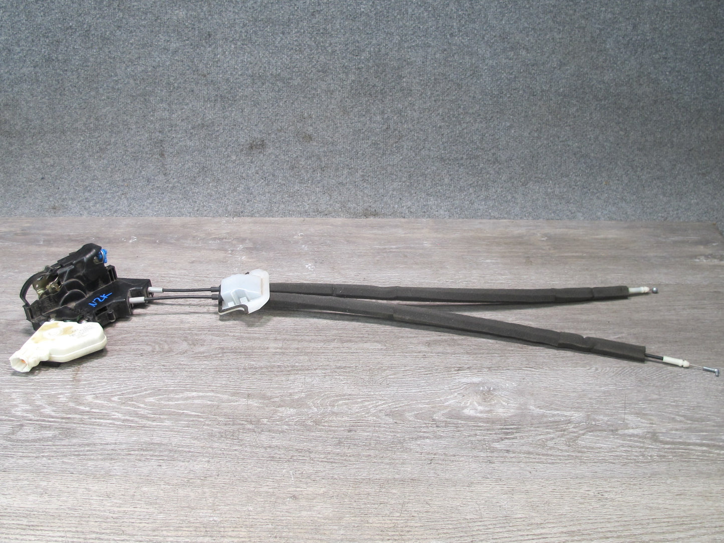04-09 Nissan 350Z Z33 Convert Right Pass Door Lock Latch Actuator w Cable OEM