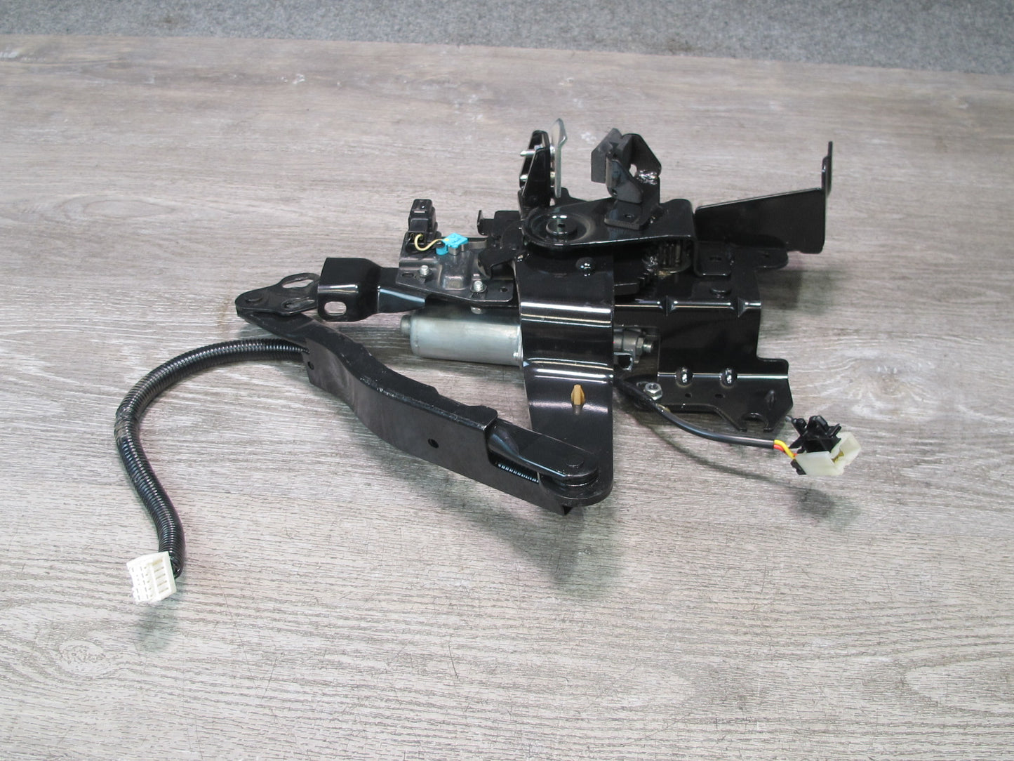 07-09 Nissan 350Z Convert Rear Left Soft TOP Roof Lift Motor w Hinge & Wire OEM