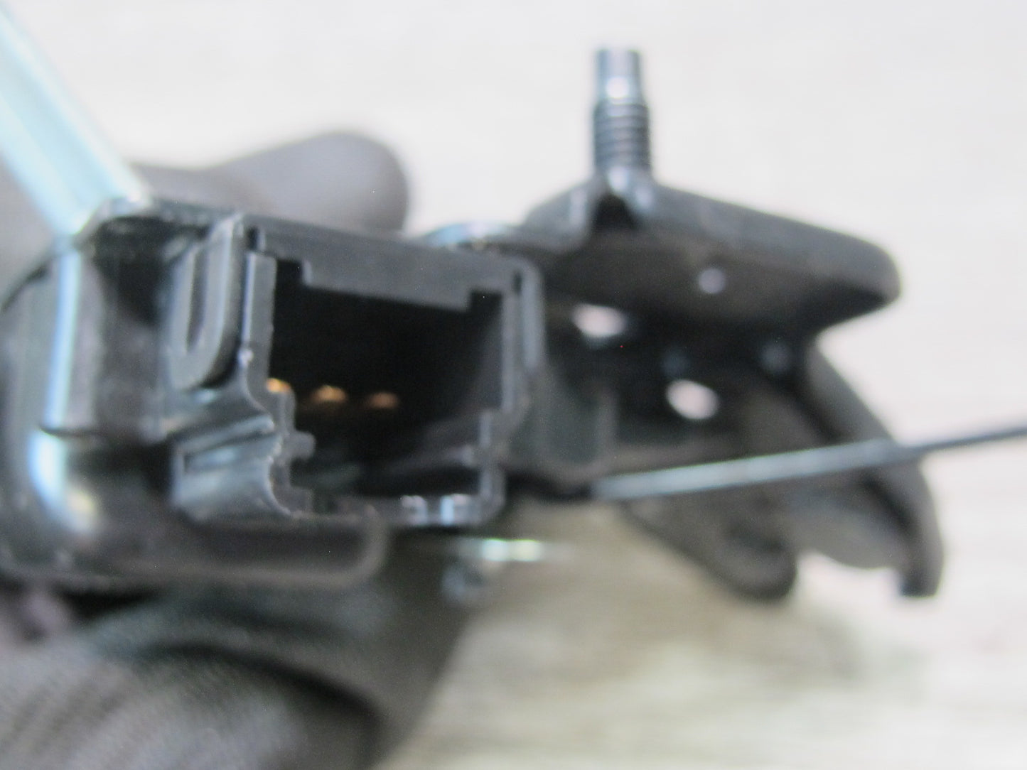 04-09 Nissan 350Z Z33 Convertible Rear Trunk Lid Lock Latch Actuator OEM