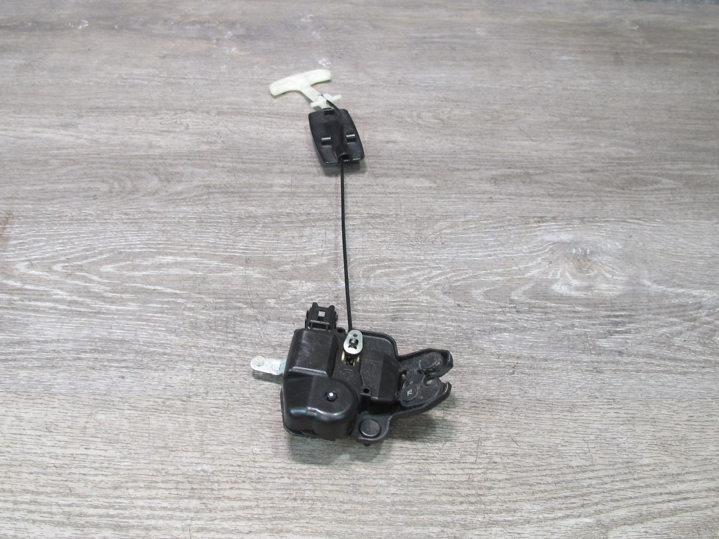 04-09 Nissan 350Z Z33 Convertible Rear Trunk Lid Lock Latch Actuator OEM