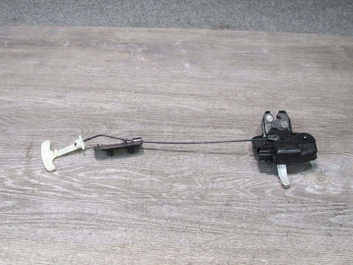 04-09 Nissan 350Z Z33 Convertible Rear Trunk Lid Lock Latch Actuator OEM