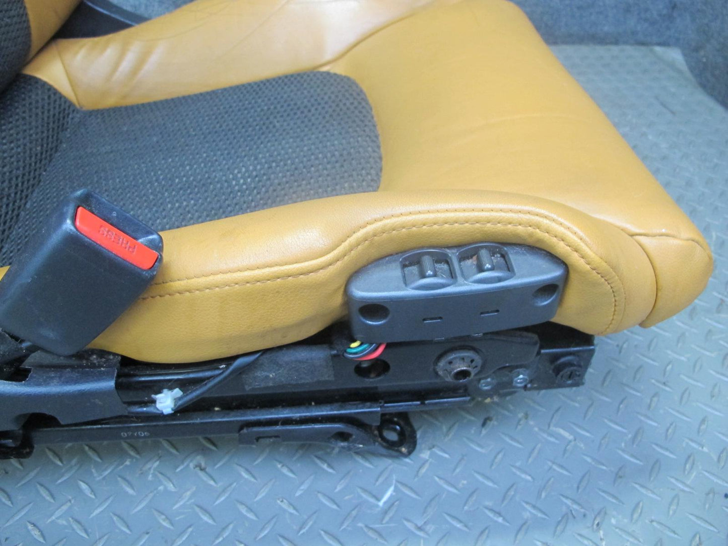 07-09 Nissan 350Z Z33 Convertible Left & Right Power Leather Seat Set Orange OEM