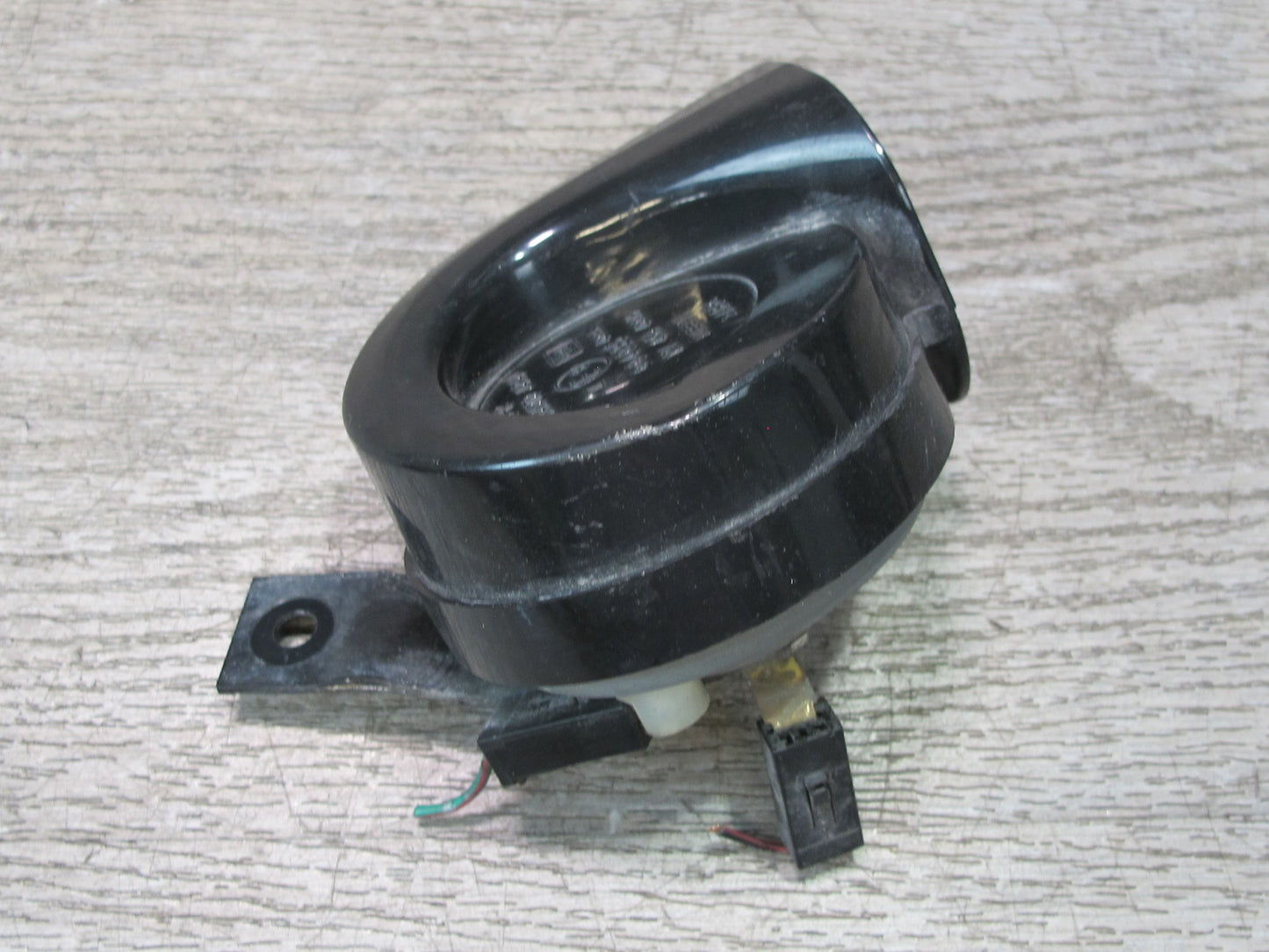 03-09 Nissan 350Z Z33 Set of 2 High & Low Tone Note Pitch Horn Signal OEM