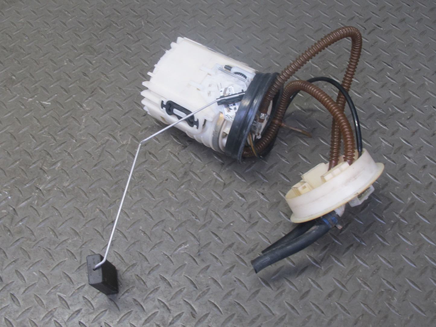 99-03 VW Eurovan T4 2.8L Fuel Gas Pump Level Sensor Assembly OEM