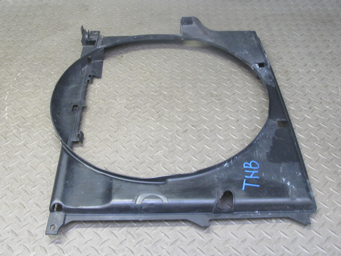 94-99 BMW E36 325iC 328iC Engine Radiator Cooling Fan Motor Shroud 1723031 OEM