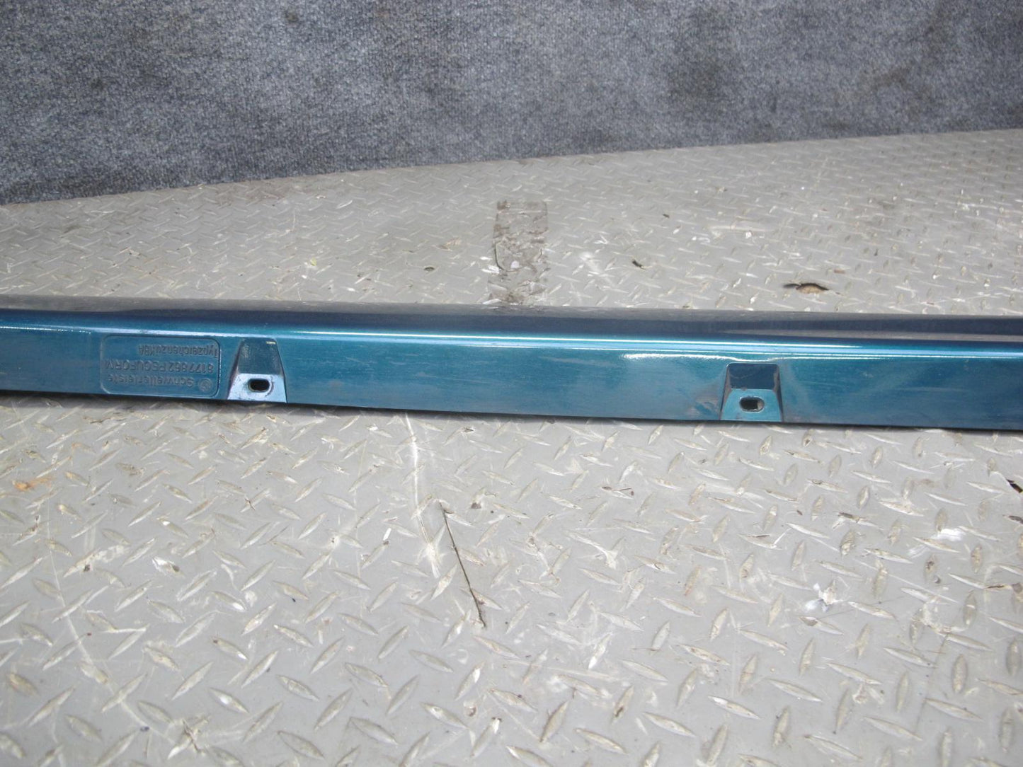 94-99 BMW E36 328iC Coupe Convertible Right Side Skirt Rocker Panel Molding OEM