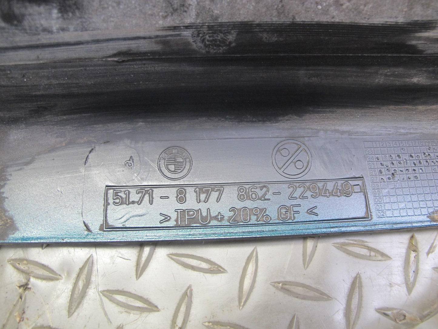 94-99 BMW E36 328iC Coupe Convertible Right Side Skirt Rocker Panel Molding OEM