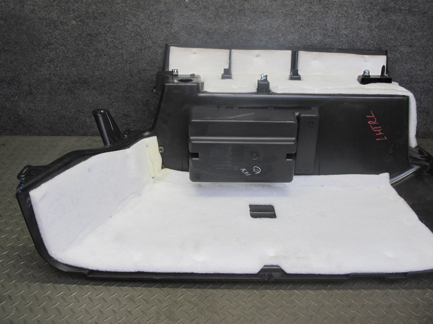 2005-2007 Hummer H2 Rear Left & Right Trunk Quarter Trim Cover Panel Set of 2