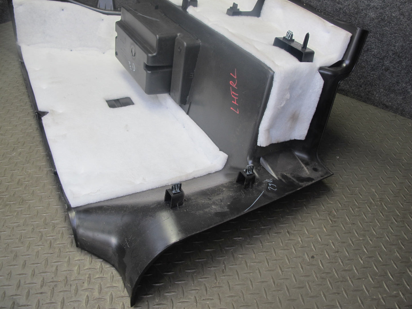 2005-2007 Hummer H2 Rear Left & Right Trunk Quarter Trim Cover Panel Set of 2