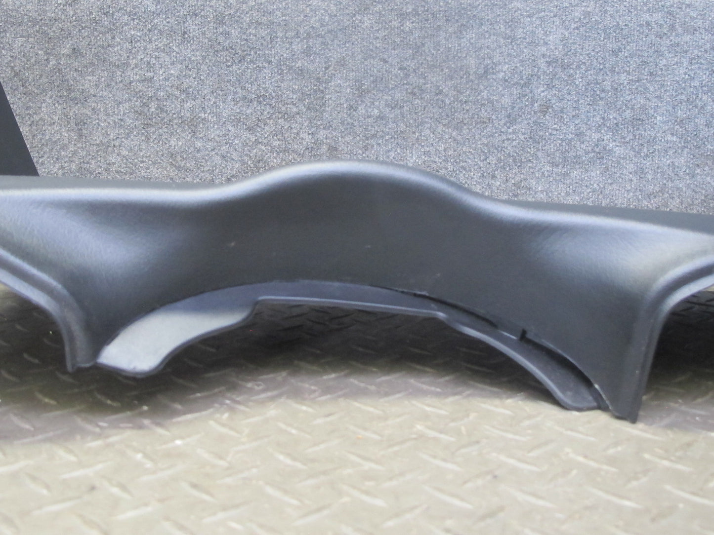 2003-2007 Hummer H2 Dash Front Left Lower Knee Trim Cover Panel 15058424