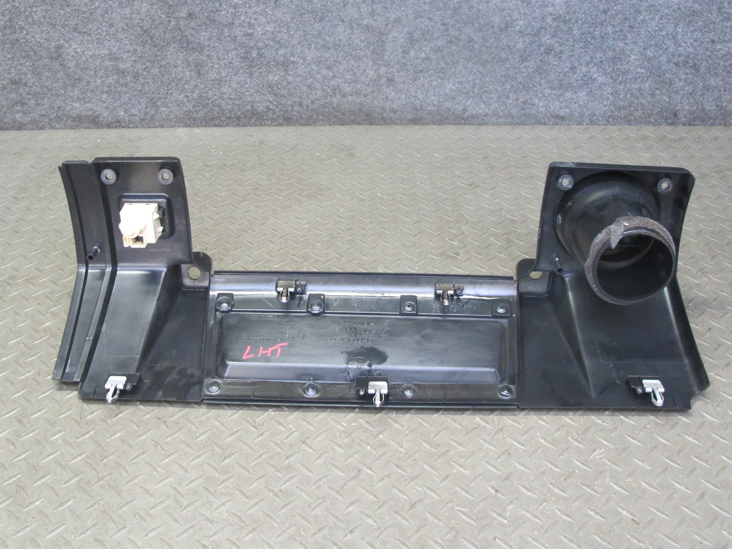 2005-2007 Hummer H2 Dash Front Right Upper Trim Panel w Air Vent