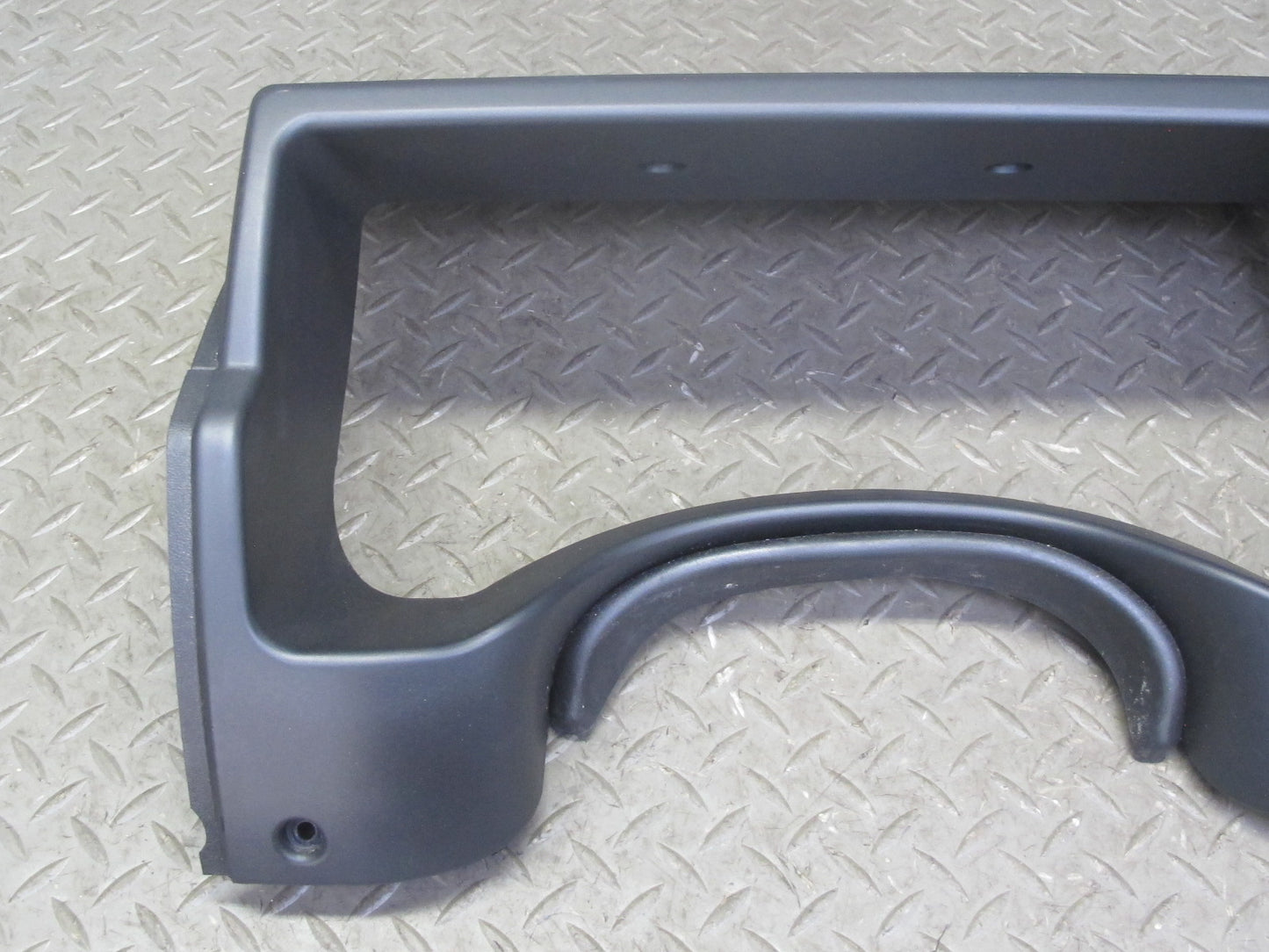 2003-2007 Hummer H2 Dash Instrument Panel Speedometer Trim Bezel Panel 15177439