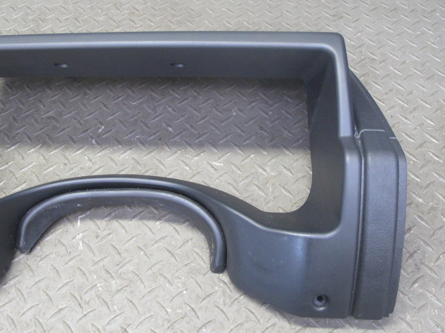 2003-2007 Hummer H2 Dash Instrument Panel Speedometer Trim Bezel Panel 15177439