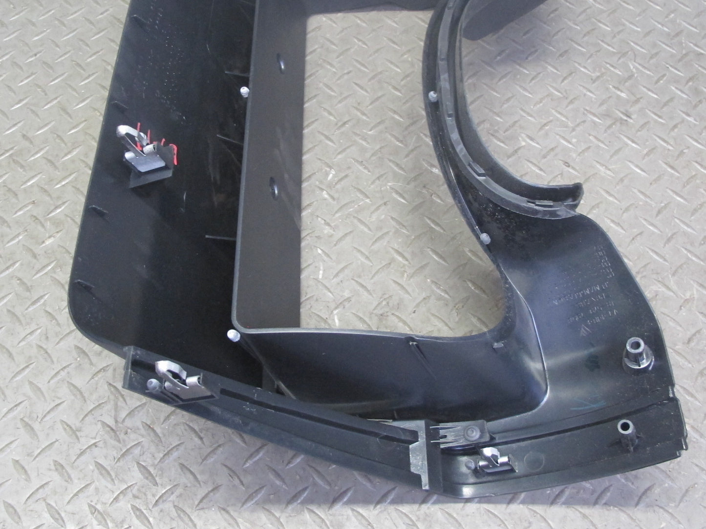 2003-2007 Hummer H2 Dash Instrument Panel Speedometer Trim Bezel Panel 15177439